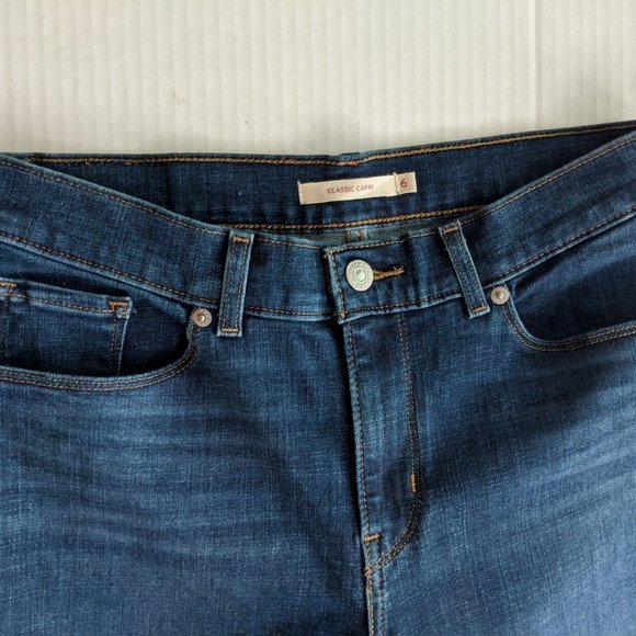 Levi Strauss Capri Jeans Womens Size 6 Blue Classic Stretch Denim Medium Wash - Picture 3 of 7